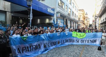 Il governo chiude Télam: Argentina in piazza